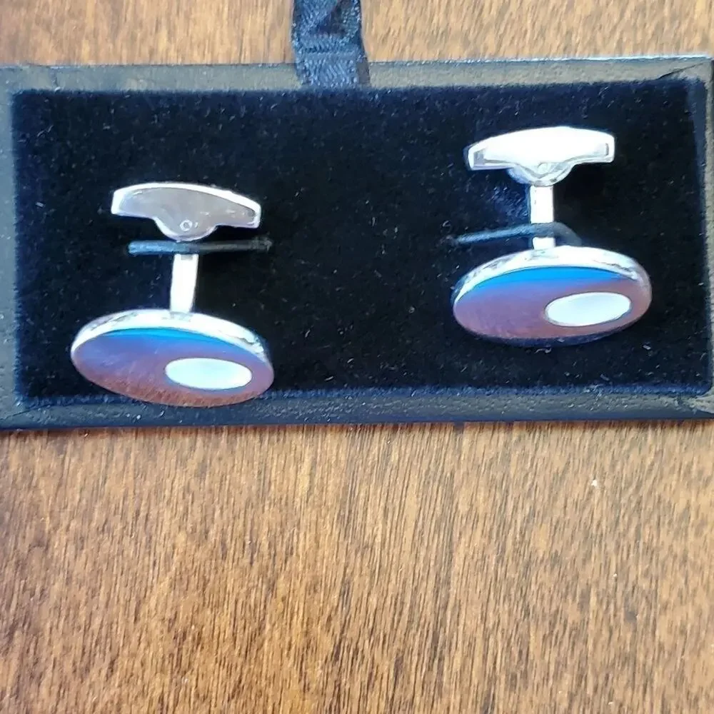 CUFFLINK‎